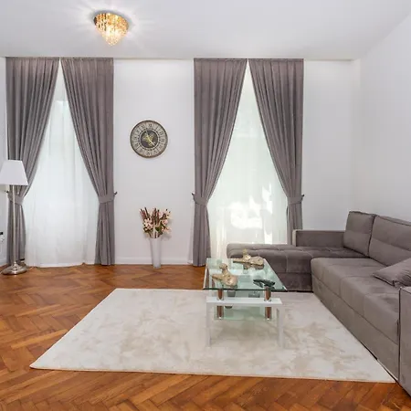 Apartment In With Kitchen