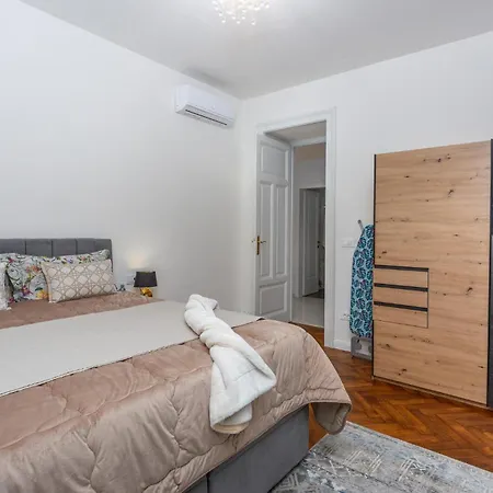 In With Kitchen