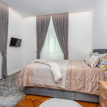 In With Kitchen Opatija